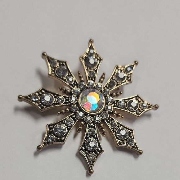 Gold Tone Vintage Brooch AB Center - Picture 1 of 3